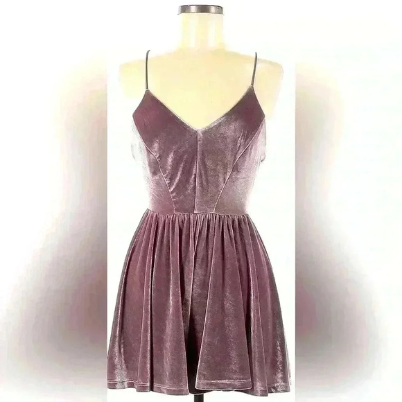 Urban Outfitters Silence and Noise Lavender Velvet Romper Size  XS - Picture 1 of 12